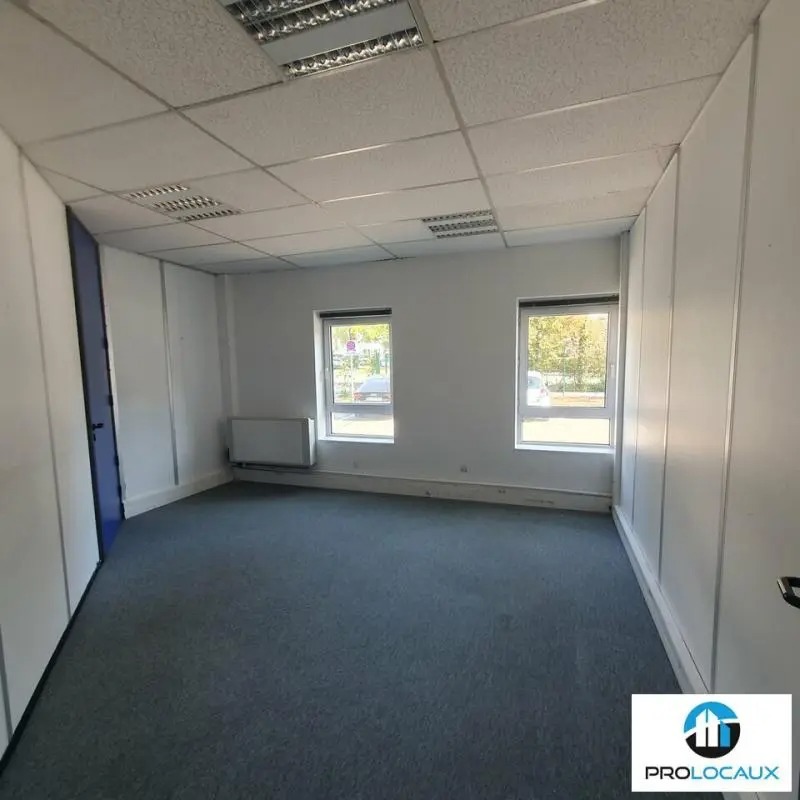 Office in Meylan for lease Interior Photo- Image 1 of 7