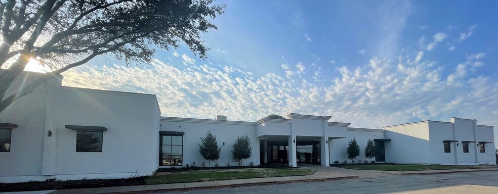 4105 City Point Dr, North Richland Hills, TX for sale - Building Photo - Image 1 of 1