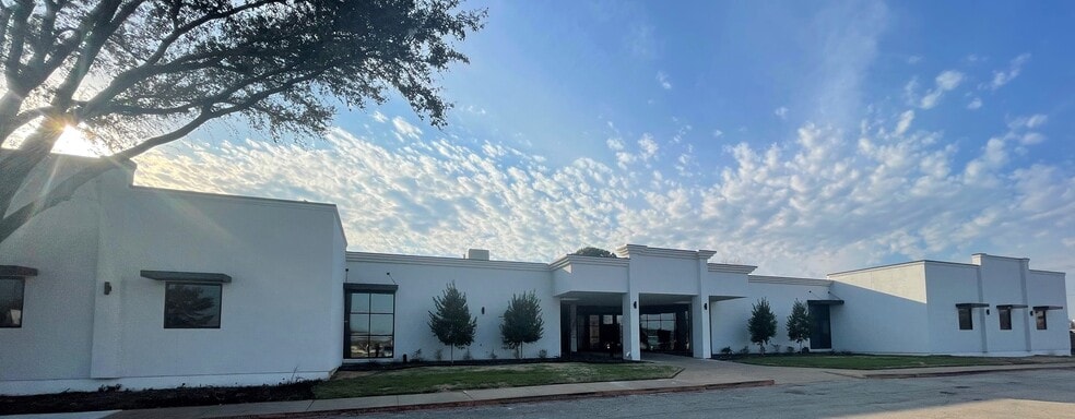 4105 City Point Dr, North Richland Hills, TX for lease - Primary Photo - Image 1 of 7