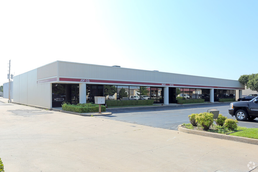 9410 E 51st St, Tulsa, OK for lease - Primary Photo - Image 1 of 6