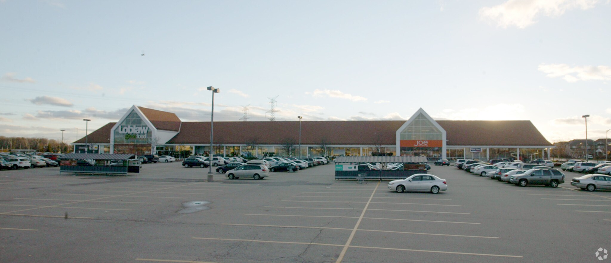 301 High Tech Rd, Richmond Hill, ON for lease Primary Photo- Image 1 of 5