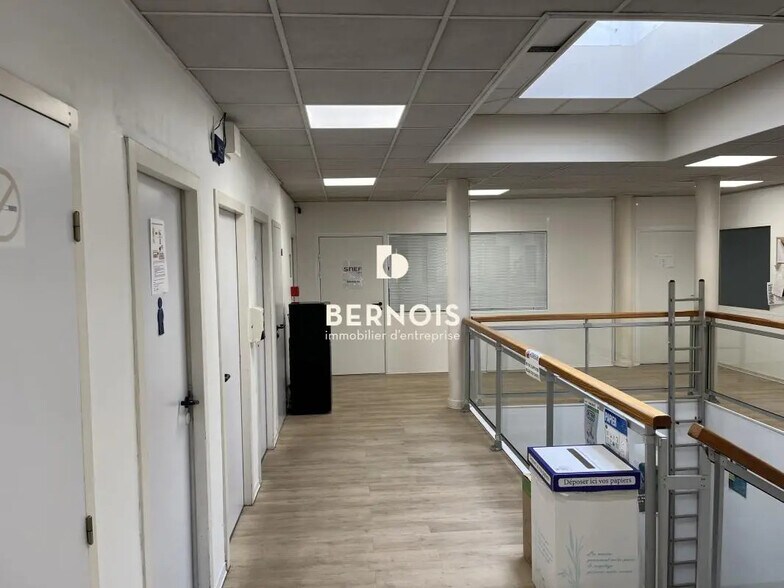 Office in La Seyne-sur-Mer for sale - Building Photo - Image 1 of 5