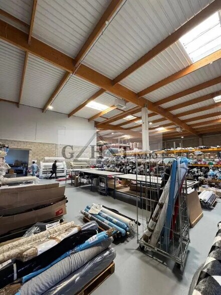 Office in Gonesse for lease - Interior Photo - Image 2 of 7