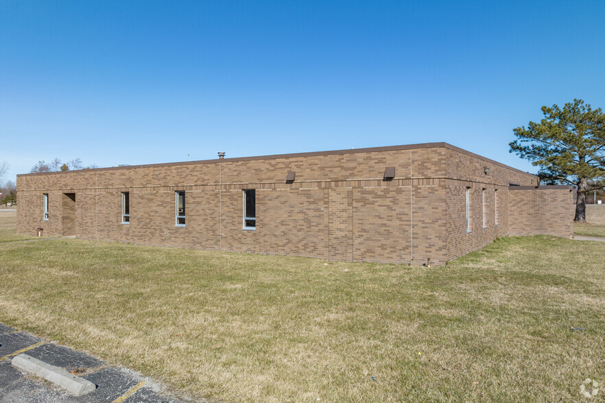 355 Griswold Rd, Elyria, OH for lease - Building Photo - Image 2 of 5