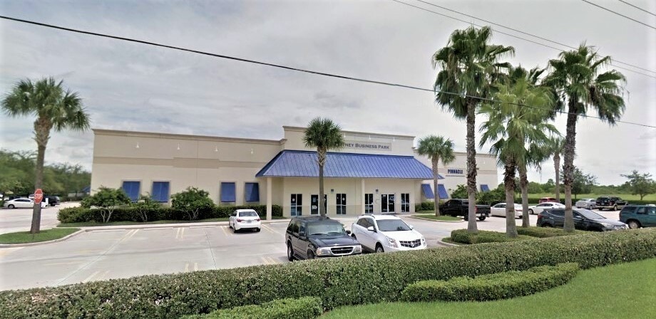 450-494 NW Lake Whitney Pl, Port Saint Lucie, FL for lease - Building Photo - Image 1 of 17