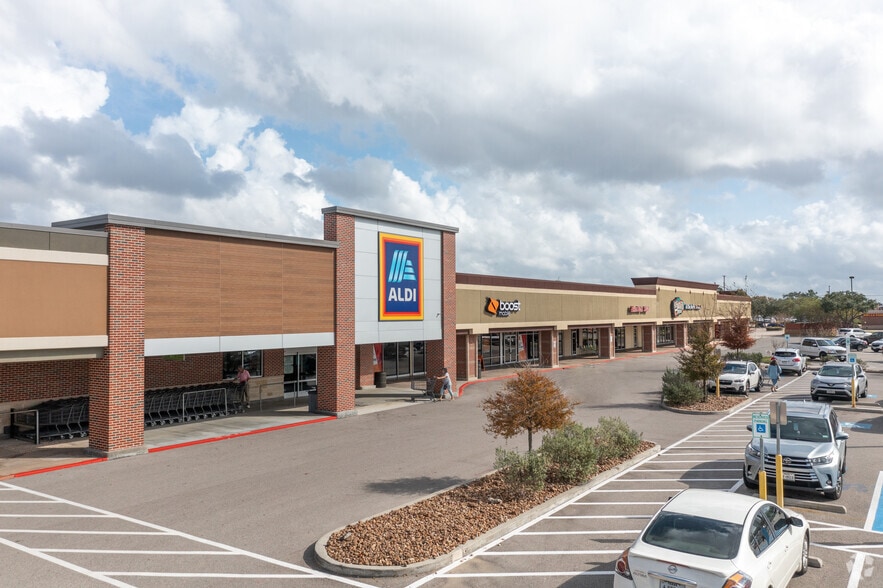 1660516701 El Camino Real, Houston, TX 77062