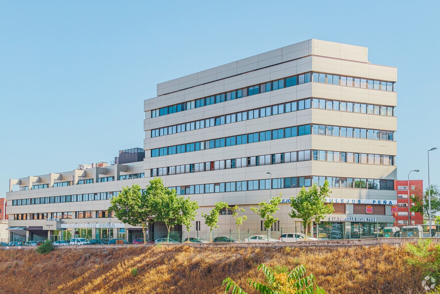 Avenida del Llano Castellano, 13, Madrid, Madrid for lease - Primary Photo - Image 1 of 4