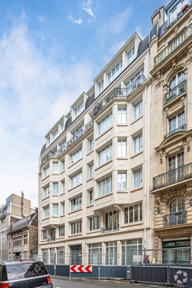 70 Rue De L'Aqueduc, Paris for lease - Building Photo - Image 2 of 2