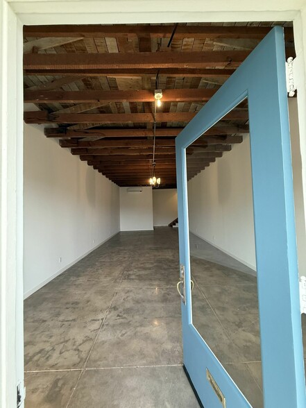 1725-1731 E Main St, Ventura, CA for lease - Building Photo - Image 3 of 8