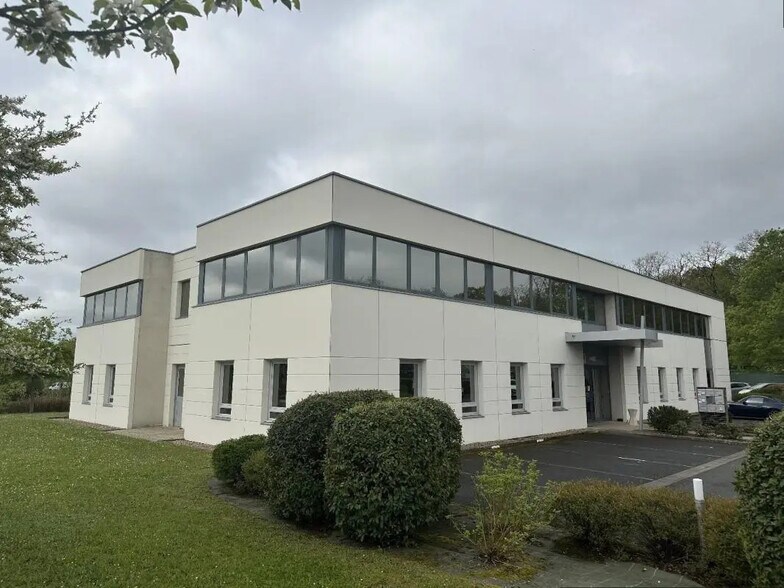 Office in Saran for lease - Building Photo - Image 1 of 1