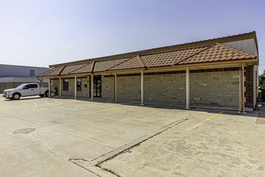 1302 SW Lee Blvd, Lawton, OK for lease - Building Photo - Image 3 of 20