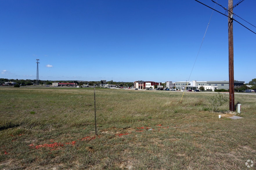 801 Leander Dr, Leander, TX 78641