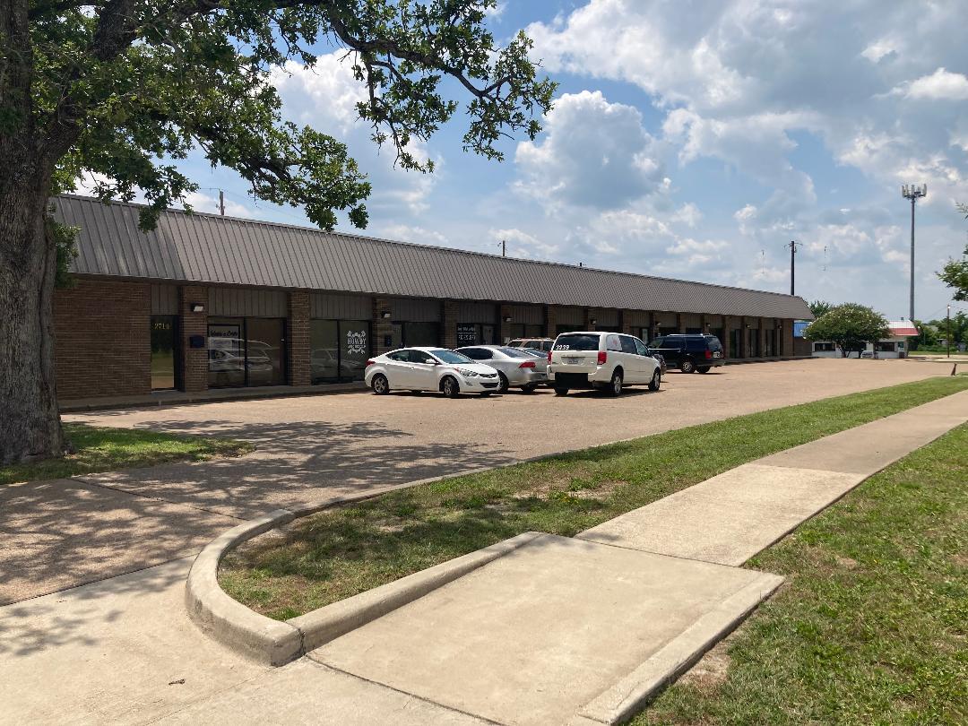 2700 Finfeather Rd, Bryan, TX for sale Primary Photo- Image 1 of 3