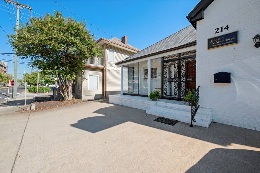 214 19th Ave, Nashville, TN for lease - Building Photo - Image 3 of 9