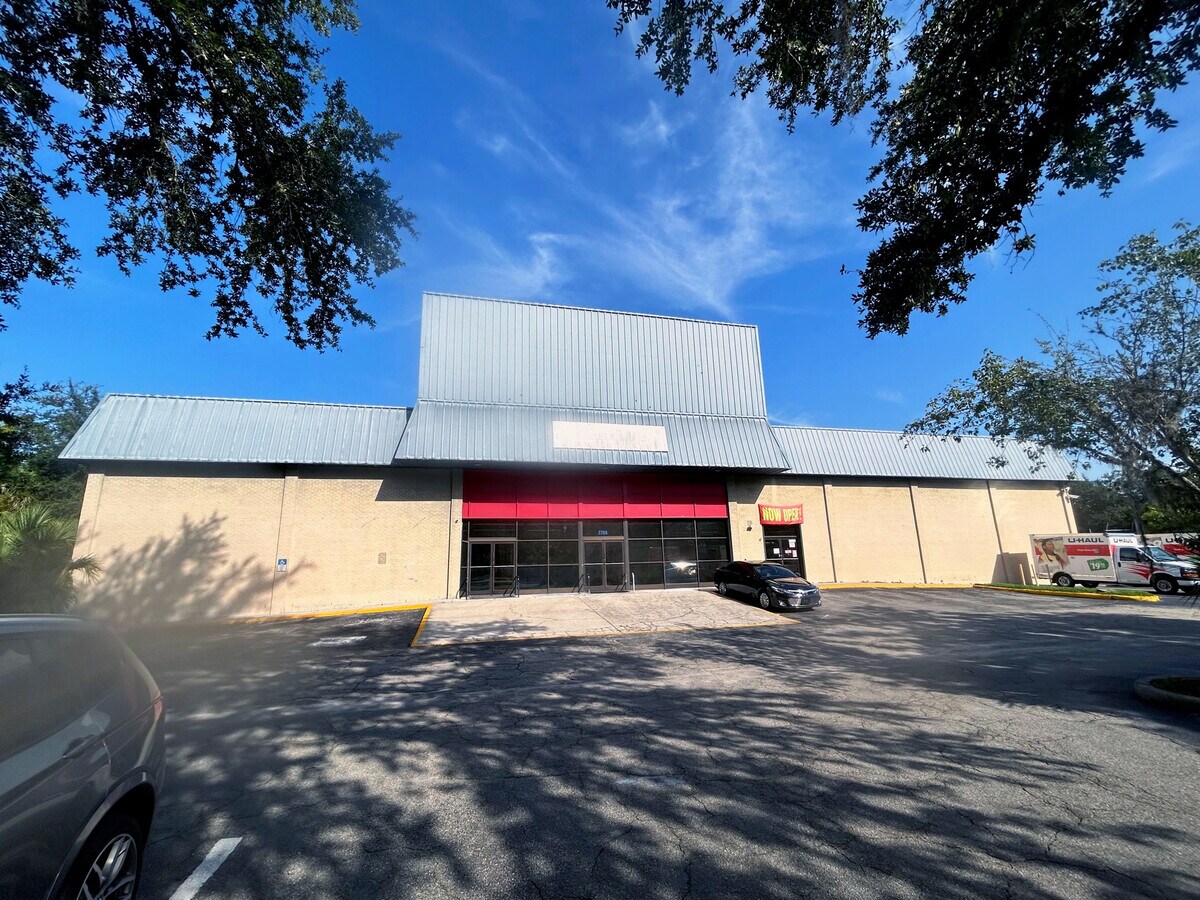 2708 NE Waldo Rd, Gainesville, FL 32609 Waldo Road Showroom Warehouse