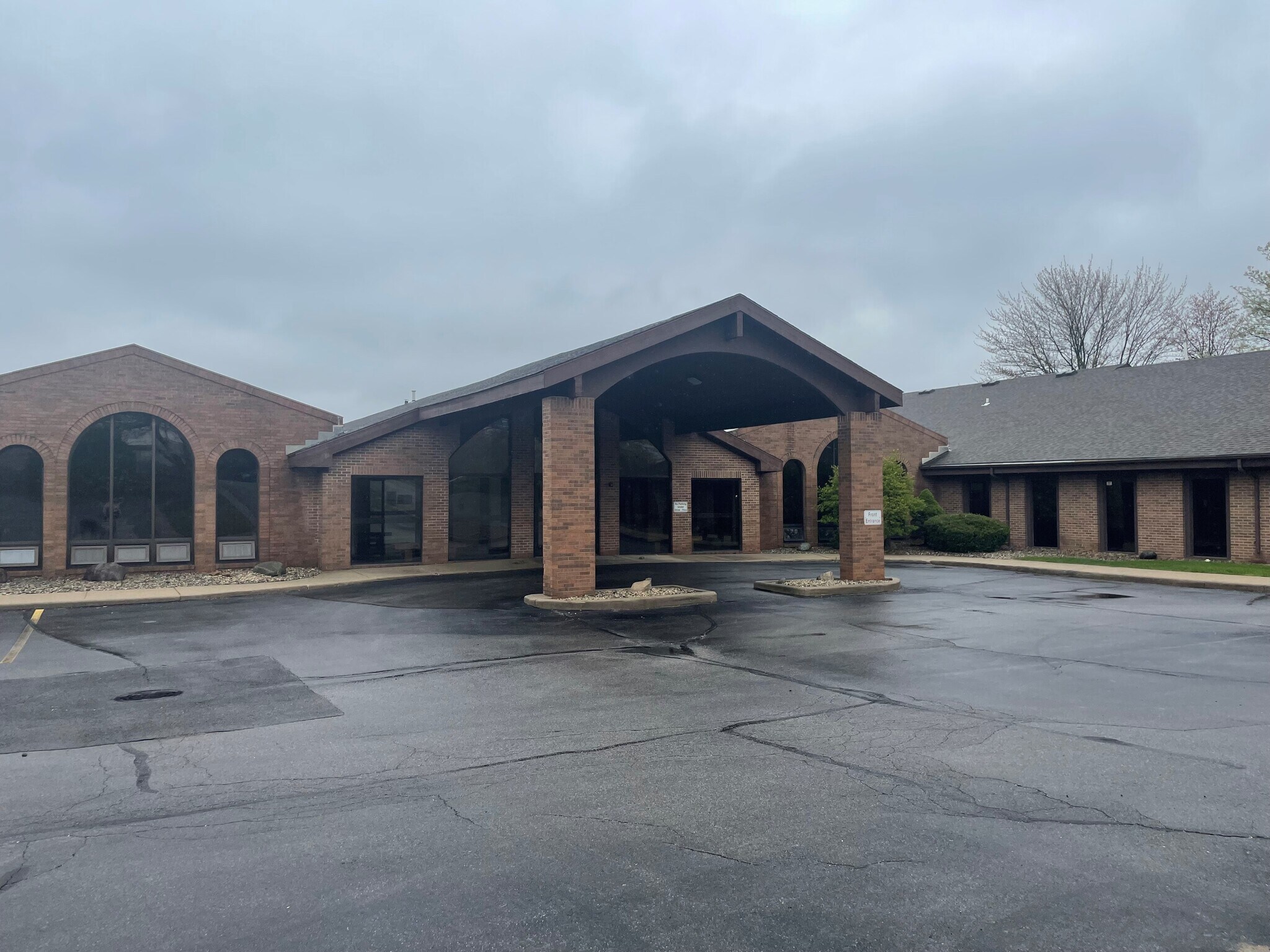 2448 Lake Ave, Fort Wayne, IN for sale Primary Photo- Image 1 of 1