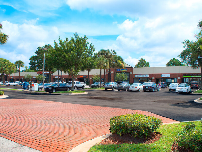 8081 Philips Hwy, Jacksonville, FL for lease - Building Photo - Image 1 of 7