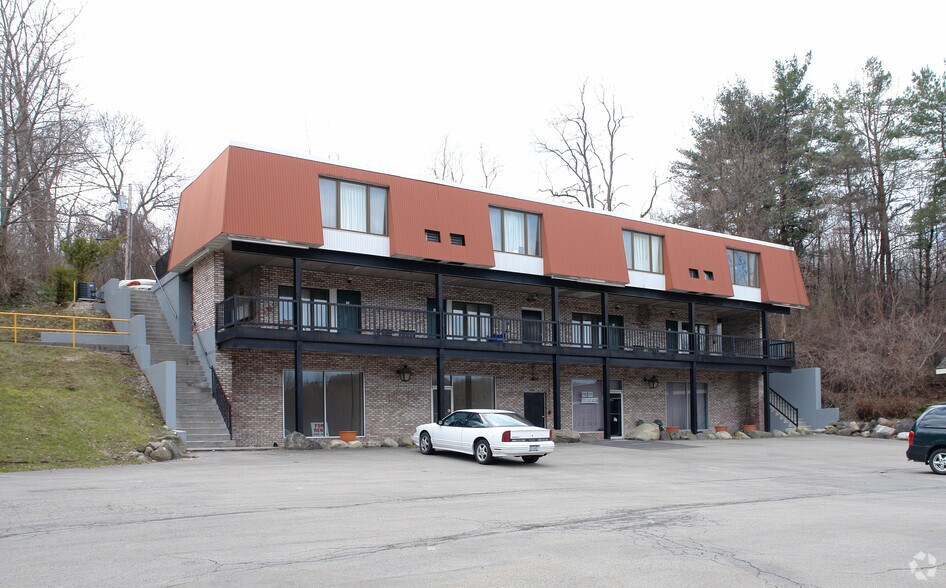 7323 Pittsford Palmyra Rd, Fairport, NY 14450