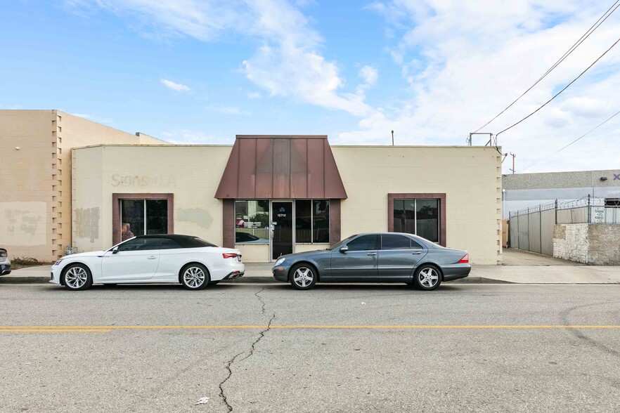 12712 Saticoy St, North Hollywood, CA for lease - Building Photo - Image 3 of 59