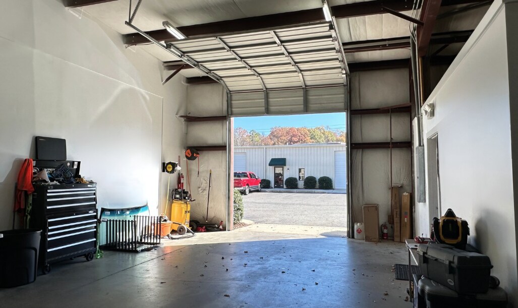 620 A-620 D Valley Forge Rd, Hillsborough, NC for lease Interior Photo- Image 1 of 3