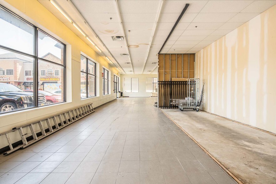 547-564 Sayre Ave, Perth Amboy, NJ for lease - Interior Photo - Image 2 of 22