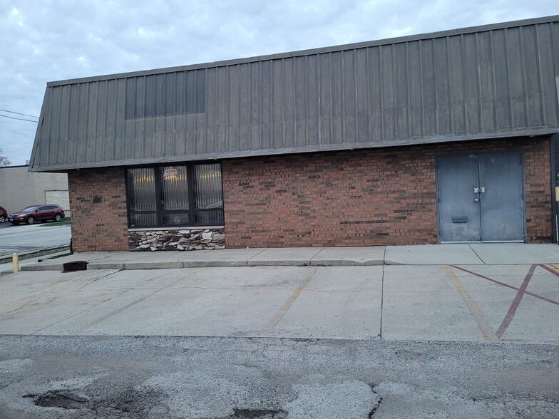 2929 S 18th Ave, Broadview, IL for lease - Building Photo - Image 3 of 9