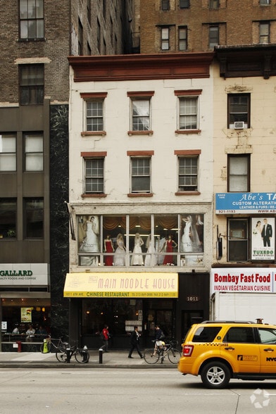 1011 Avenue of the Americas, New York, NY for sale - Primary Photo - Image 1 of 1