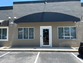 5952-6012 Clark Center Ave, Sarasota, FL for lease Building Photo- Image 1 of 13