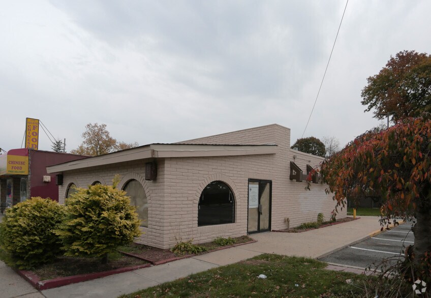 1634 Front St, East Meadow, NY for sale - Primary Photo - Image 1 of 1