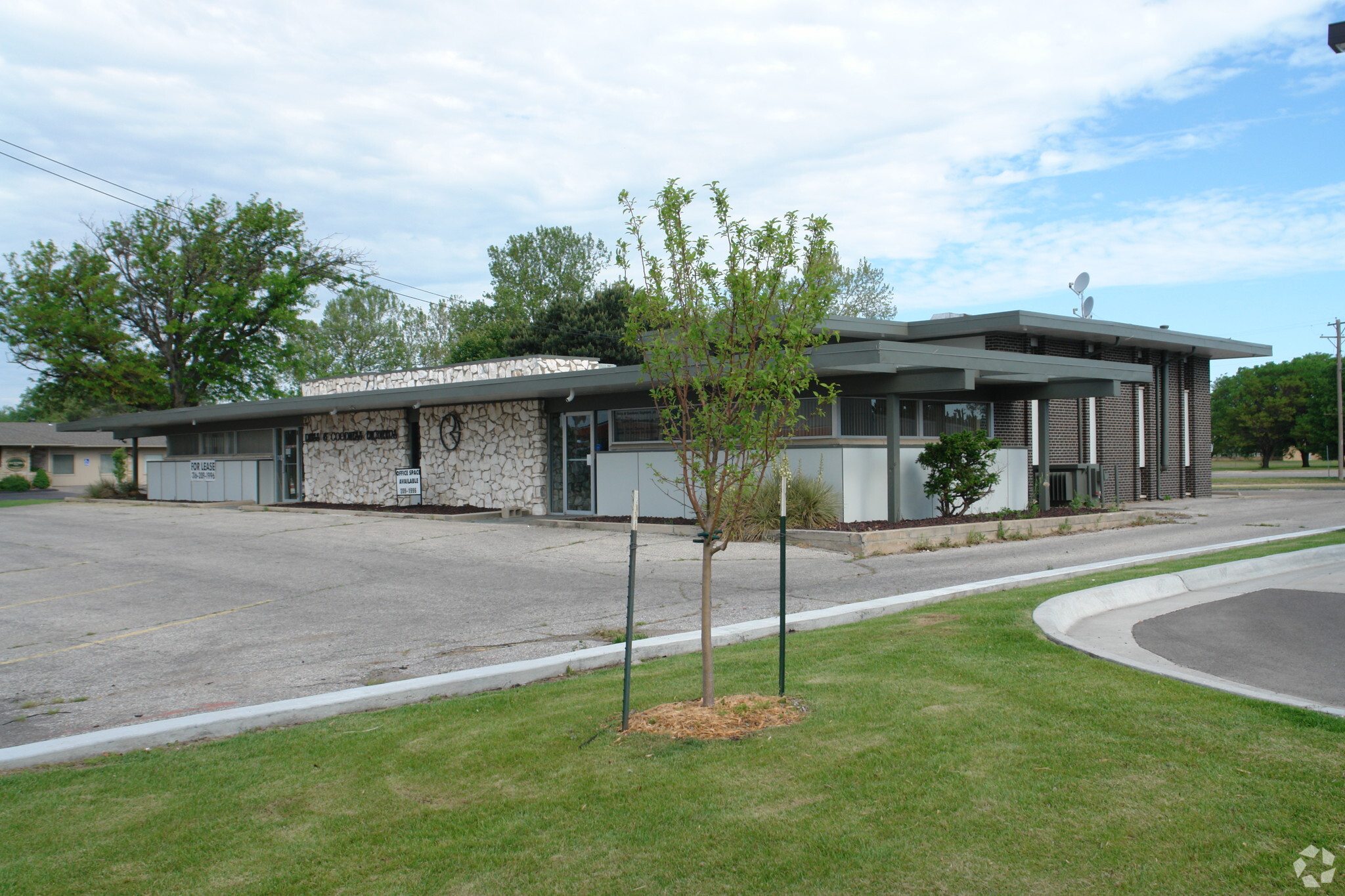 2160 W 21st St, Wichita, KS for sale Building Photo- Image 1 of 1