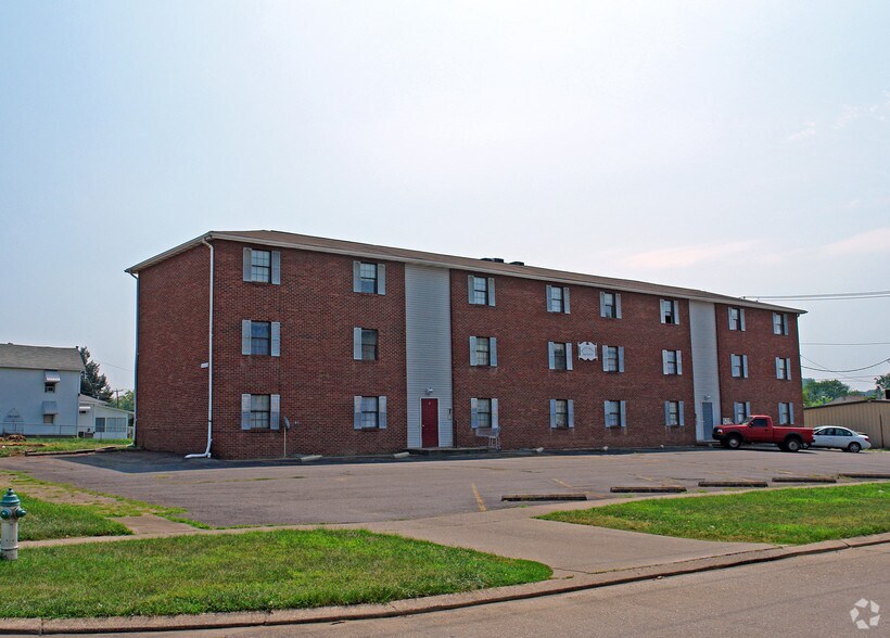 2401 Collis Ave, Huntington, WV for sale - Building Photo - Image 1 of 1
