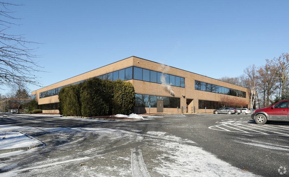 300 Great Oaks Blvd, Albany, NY for lease - Building Photo - Image 2 of 10