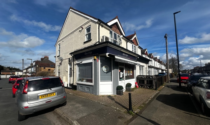 96 Chaldon Rd, Caterham for sale Building Photo- Image 1 of 1