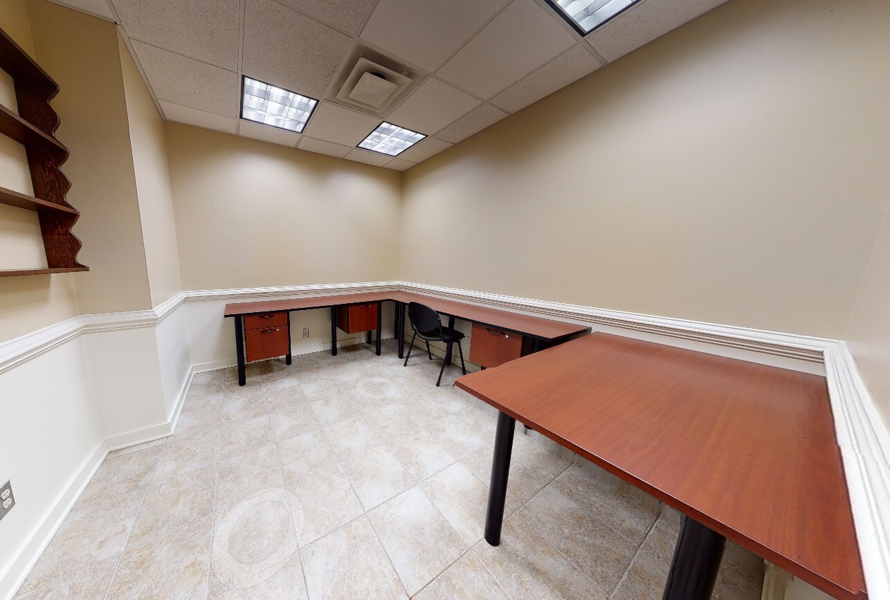 5101 River Rd, Bethesda, MD 20816 - Unit C-105 -  - Interior Photo - Image 1 of 8