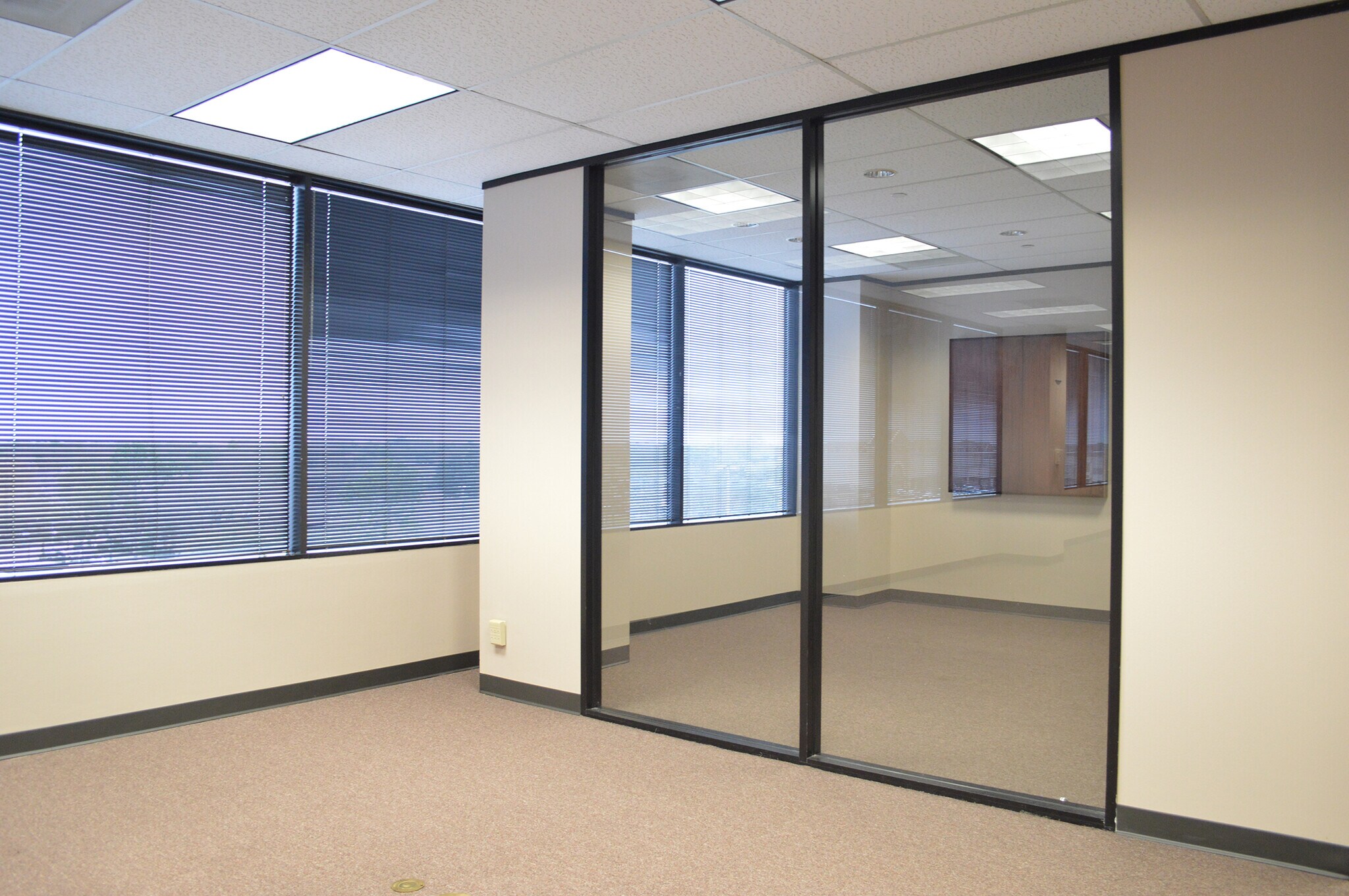 2550 Gray Falls Dr, Houston, TX for lease Interior Photo- Image 1 of 3