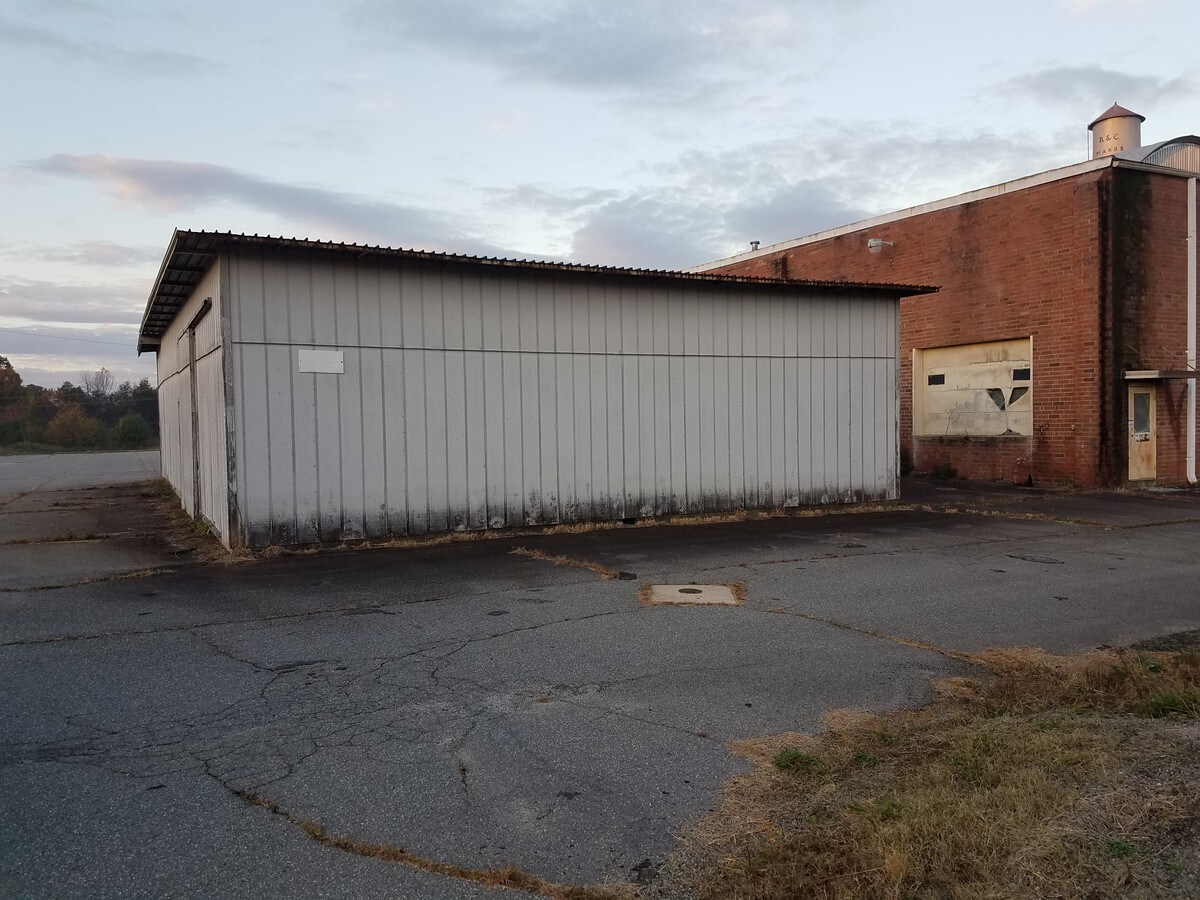 4233, 4229, 4243, 4245 US Hwy 321A, Sawmills, NC 28630