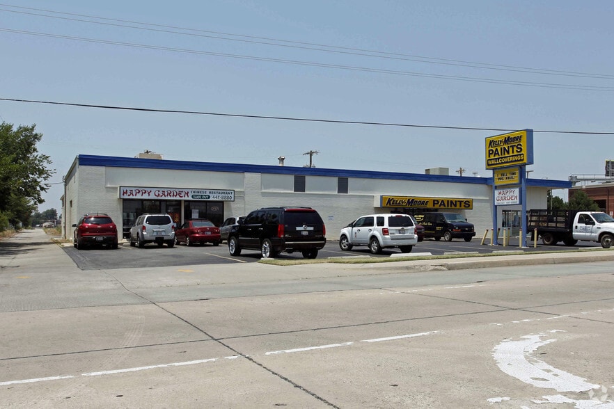 108-110 24th Ave SW, Norman, OK for lease - Building Photo - Image 2 of 5