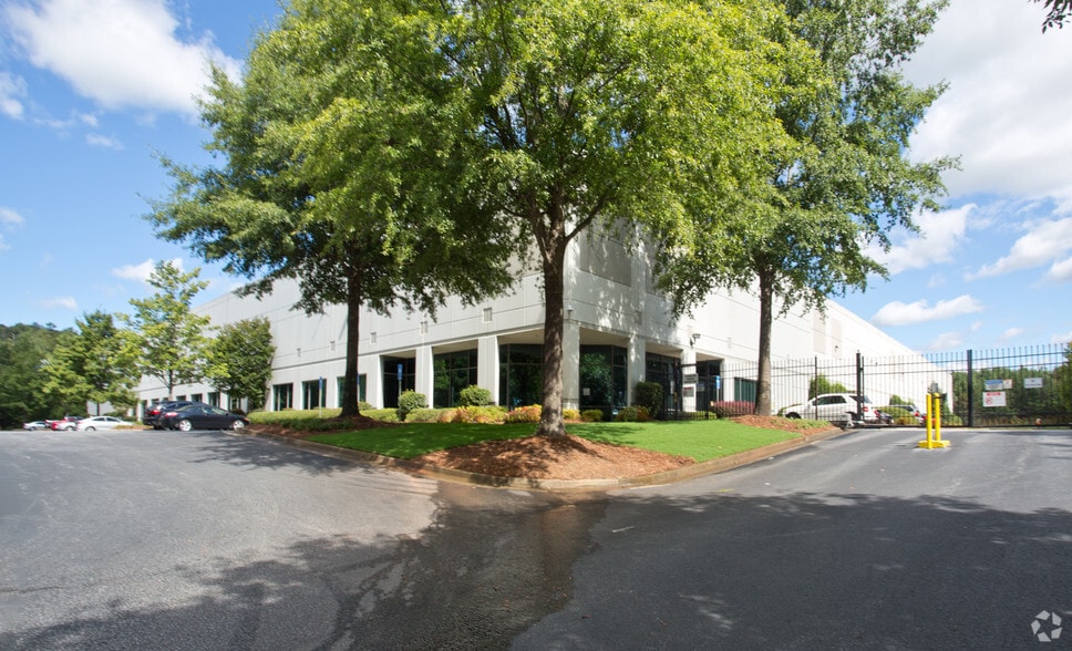 7924 Troon Cir NE, Austell, GA for sale - Building Photo - Image 1 of 1