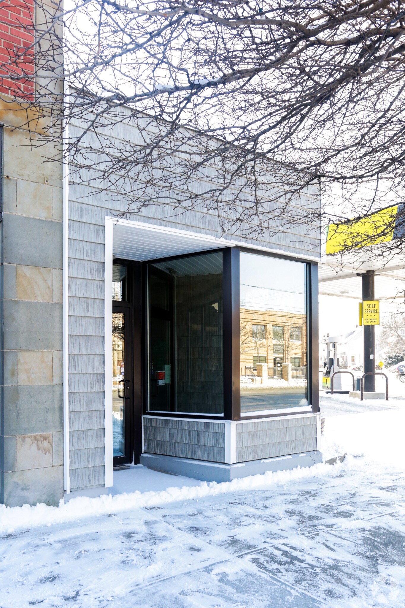 21898 Lake Shore Blvd, Euclid, OH for sale Primary Photo- Image 1 of 1