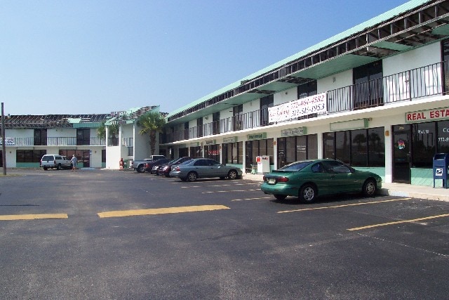 2202 N U.S. Highway 1, Fort Pierce, FL for lease - Primary Photo - Image 1 of 11