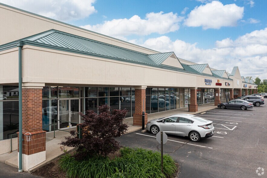12084-12108 Montgomery Rd, Cincinnati, OH for sale - Primary Photo - Image 1 of 1