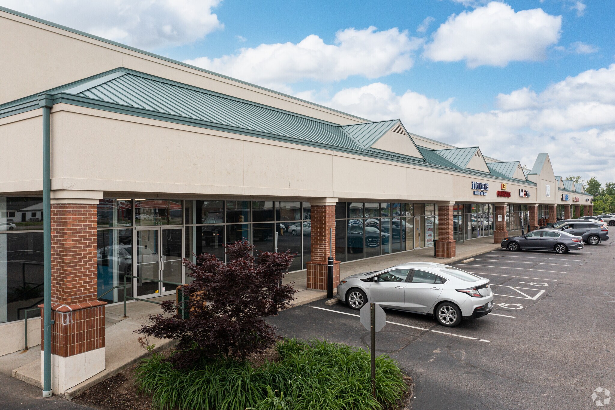 12084-12108 Montgomery Rd, Cincinnati, OH for sale Primary Photo- Image 1 of 1