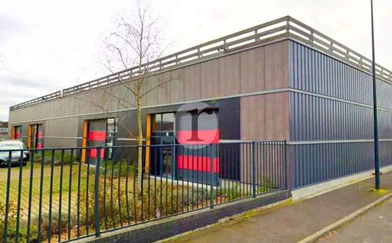 Flex in Tourcoing for lease - Building Photo - Image 2 of 5