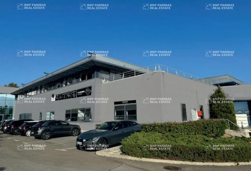 Office in Marseille for lease - Building Photo - Image 1 of 5