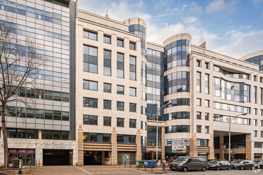 19-27 Rue Camille Desmoulins, Issy-les-Moulineaux for lease - Building Photo - Image 3 of 7