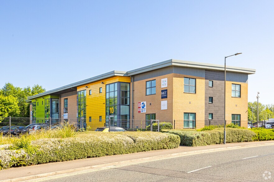 Henry Boot Way, Hull for lease - Building Photo - Image 2 of 4