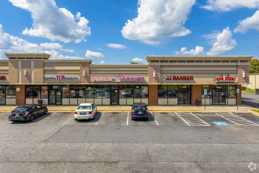 18524-18558 Woodfield Rd, Gaithersburg, MD for lease - Building Photo - Image 3 of 9