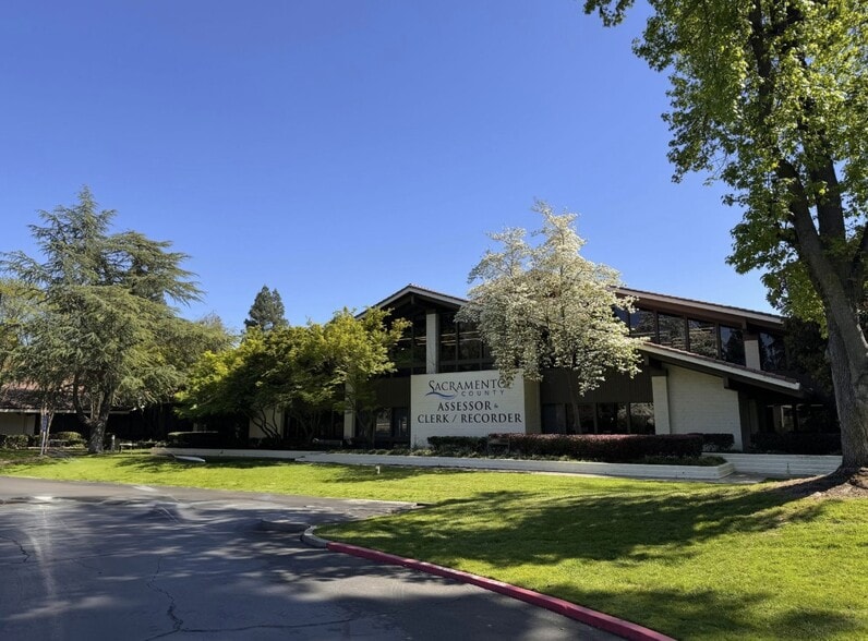 3636-3640 American River Dr, Sacramento, CA for lease - Primary Photo - Image 3 of 8