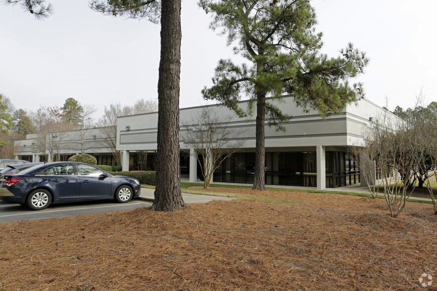 3908 Patriot Dr, Durham, NC for lease - Building Photo - Image 1 of 3