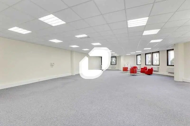 Office in Saint-Aubin for lease - Interior Photo - Image 2 of 17